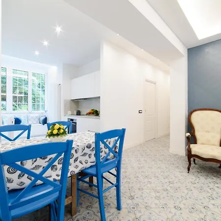 Estate4home - The Attic * Sorrento