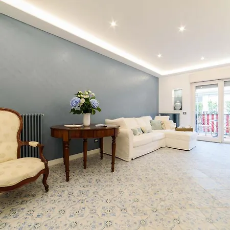 Estate4home - The Attic Apartman *