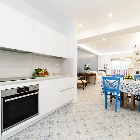 Estate4home - The Attic Sorrento